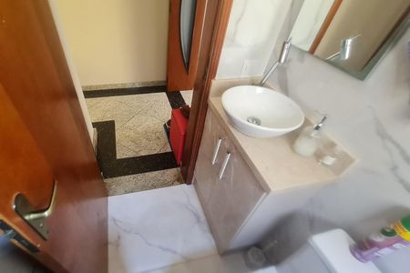 Casa à venda com 158m², 3 quartos e 2 vagasLavabo