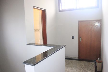 Casa à venda com 158m², 3 quartos e 2 vagasSótão