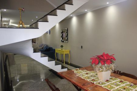 Casa à venda com 158m², 3 quartos e 2 vagasSala de jantar 