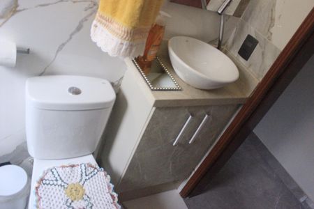 Casa à venda com 158m², 3 quartos e 2 vagasBanheiro 2