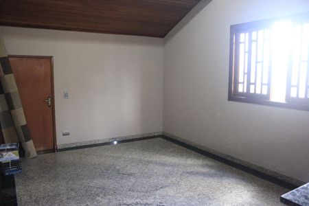 Casa à venda com 158m², 3 quartos e 2 vagasSótão