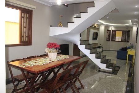 Casa à venda com 158m², 3 quartos e 2 vagasSala 