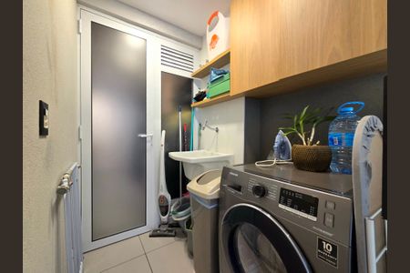 Apartamento à venda com 81m², 2 quartos e 2 vagasÁrea de Serviço