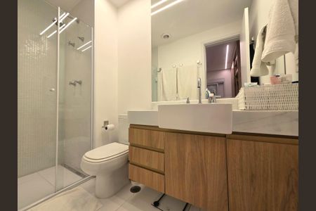 Apartamento à venda com 81m², 2 quartos e 2 vagasBanheiro da Suíte