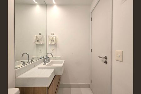 Apartamento à venda com 81m², 2 quartos e 2 vagasBanheiro Social