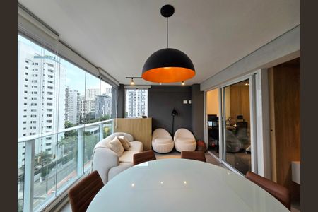 Apartamento à venda com 81m², 2 quartos e 2 vagasVaranda