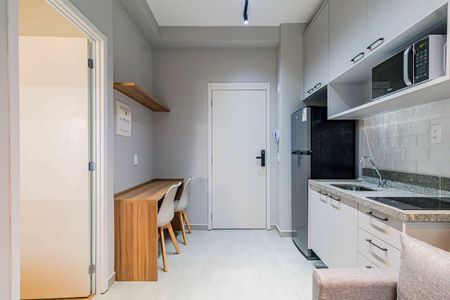 Cozinha de apartamento para alugar com 1 quarto, 27m² em Vila Butantã, São Paulo