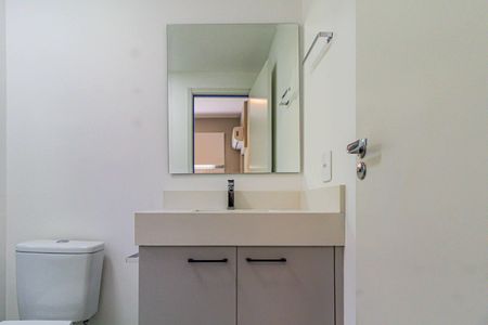 Banheiro de apartamento para alugar com 1 quarto, 27m² em Vila Butantã, São Paulo