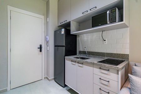 Cozinha de apartamento para alugar com 1 quarto, 27m² em Vila Butantã, São Paulo