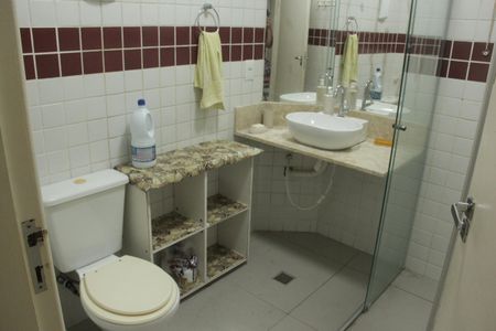 Apartamento para alugar com 116m², 3 quartos e sem vagaBanheiro