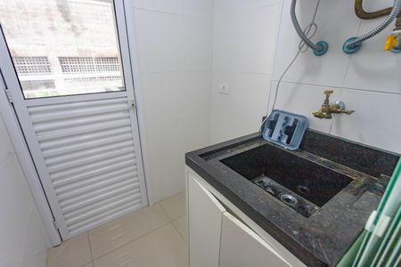 Apartamento para alugar com 67m², 3 quartos e 1 vagaÁrea de serviço 