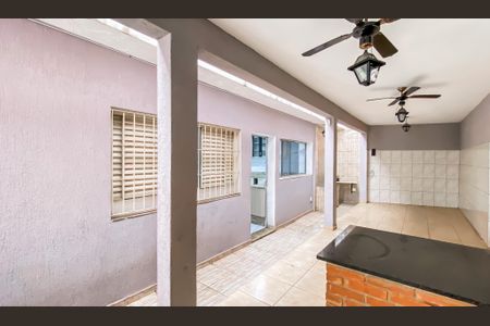 Casa para alugar com 296m², 3 quartos e 2 vagasQuintal