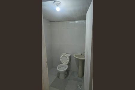 Banheiro de casa para alugar com 1 quarto, 40m² em Jardim Miriam, São Paulo