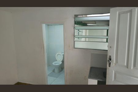 Cozinha de casa para alugar com 1 quarto, 40m² em Jardim Miriam, São Paulo