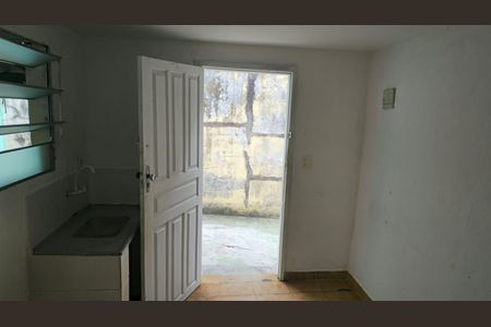 Cozinha de casa para alugar com 1 quarto, 40m² em Jardim Miriam, São Paulo