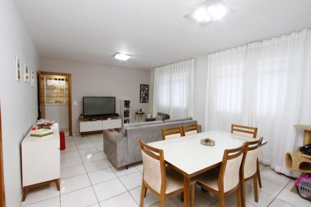 Apartamento para alugar com 90m², 3 quartos e 1 vagaSala