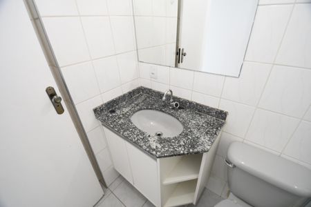 Apartamento à venda com 76m², 3 quartos e 2 vagasBanheiro Social