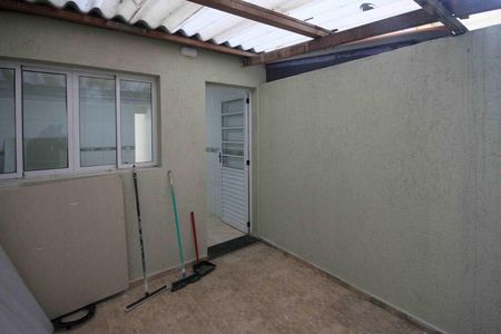 Casa à venda com 76m², 2 quartos e 2 vagas