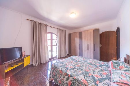 Casa à venda com 250m², 4 quartos e 6 vagas Casa à venda com 250m², 4 quartos e 6 vagasQuarto 1