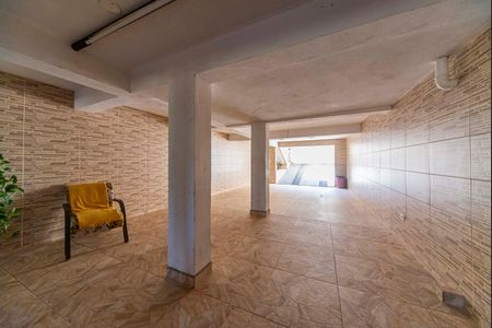 Casa à venda com 250m², 4 quartos e 6 vagas Casa à venda com 250m², 4 quartos e 6 vagasGaragem