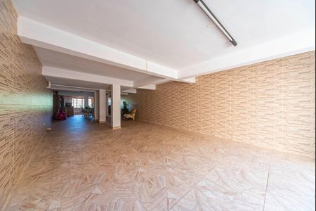 Casa à venda com 250m², 4 quartos e 6 vagas Casa à venda com 250m², 4 quartos e 6 vagasGaragem