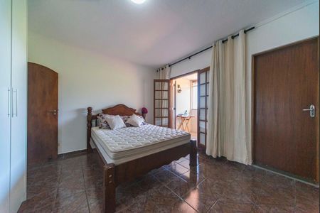 Casa à venda com 250m², 4 quartos e 6 vagas Casa à venda com 250m², 4 quartos e 6 vagasQuarto 3