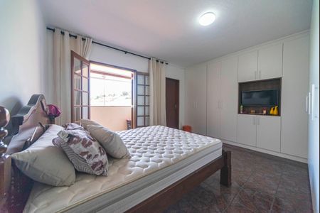 Casa à venda com 250m², 4 quartos e 6 vagas Casa à venda com 250m², 4 quartos e 6 vagasQuarto 3