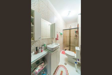 Casa à venda com 250m², 4 quartos e 6 vagas Casa à venda com 250m², 4 quartos e 6 vagasBanheiro Social