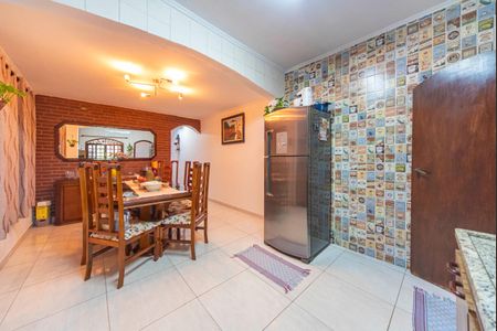 Casa à venda com 250m², 4 quartos e 6 vagas Casa à venda com 250m², 4 quartos e 6 vagasCopa e Cozinha