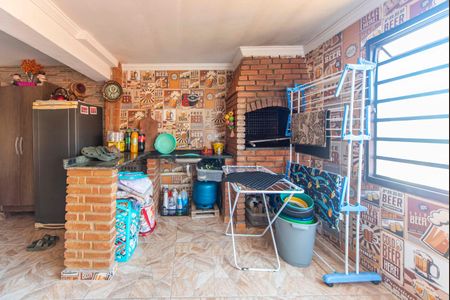 Casa à venda com 250m², 4 quartos e 6 vagas Casa à venda com 250m², 4 quartos e 6 vagasÁrea Gourmet e Área de Serviço