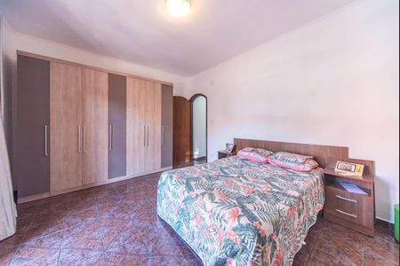 Casa à venda com 250m², 4 quartos e 6 vagas Casa à venda com 250m², 4 quartos e 6 vagasQuarto 1