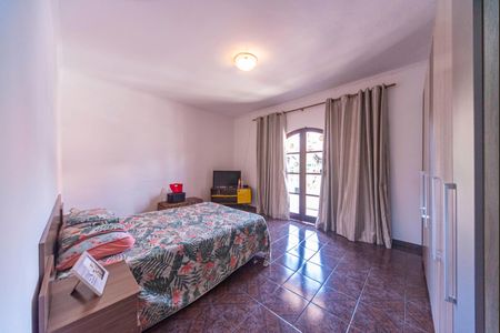 Casa à venda com 250m², 4 quartos e 6 vagas Casa à venda com 250m², 4 quartos e 6 vagasQuarto 1