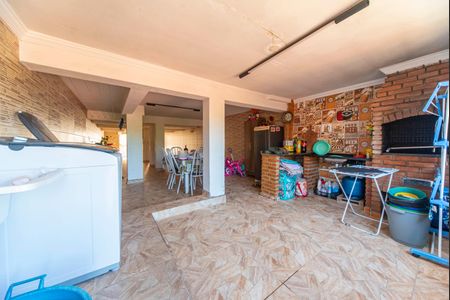 Casa à venda com 250m², 4 quartos e 6 vagas Casa à venda com 250m², 4 quartos e 6 vagasÁrea Gourmet e Área de Serviço