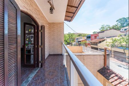 Casa à venda com 250m², 4 quartos e 6 vagas Casa à venda com 250m², 4 quartos e 6 vagasVaranda do Quarto 1