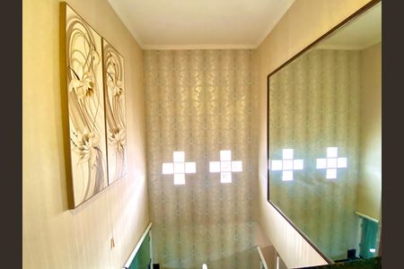 Casa à venda com 202m², 3 quartos e 4 vagasEscada