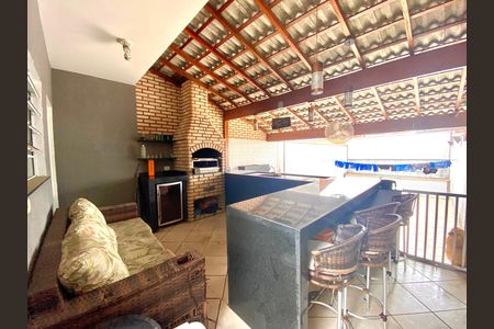 Casa à venda com 202m², 3 quartos e 4 vagasChurrasqueira