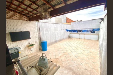 Casa à venda com 202m², 3 quartos e 4 vagasQuintal