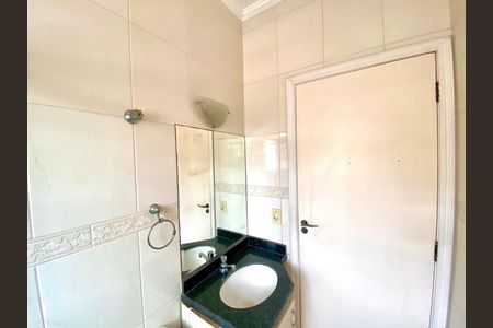 Casa à venda com 202m², 3 quartos e 4 vagasBanheiro 1