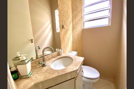 Casa à venda com 202m², 3 quartos e 4 vagasBanheiro 3