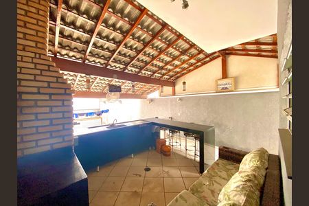 Casa à venda com 202m², 3 quartos e 4 vagasQuintal