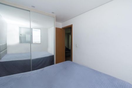 Quarto 2 de apartamento para alugar com 2 quartos, 60m² em Teixeira Dias, Belo Horizonte