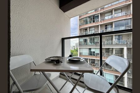 Studio para alugar com 26m², 0 quarto e sem vaga Studio para alugar com 26m², 0 quarto e sem vagaSacada