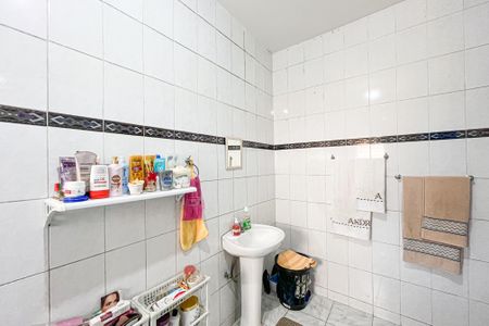 Casa à venda com 75m², 3 quartos e 1 vagaBanheiro