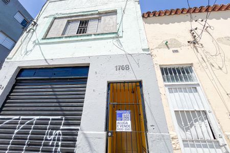 Casa à venda com 75m², 3 quartos e 1 vagaFachada