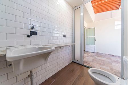 Apartamento à venda com 87m², 2 quartos e 1 vagaBanheiro e área de serviço