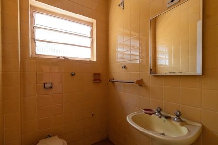 Casa para alugar com 412m², 3 quartos e 2 vagasBanheiro de serviço