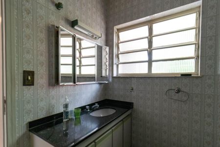 Casa para alugar com 412m², 3 quartos e 2 vagasBanheiro