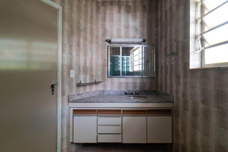 Casa para alugar com 412m², 3 quartos e 2 vagasBanheiro da Suíte