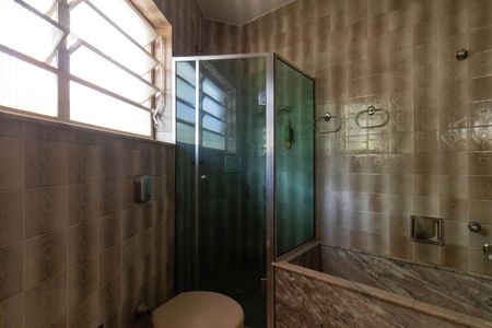 Casa para alugar com 412m², 3 quartos e 2 vagasBanheiro da Suíte