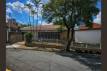 Casa para alugar com 412m², 3 quartos e 2 vagasFachada